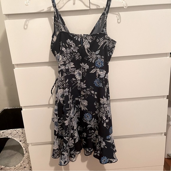 SPEECHLESS Selina Faux Wrap Dress Navy - Size S - Picture 2 of 4